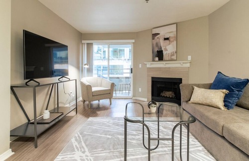 Belltown Apartamento | Contemporary large 1BR, in unit Washer/Dryer, parking with all amenities!