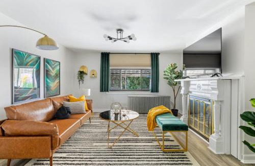Lawrenceville Cama Y Desayuno | Contemporary loft 5-min to downtown