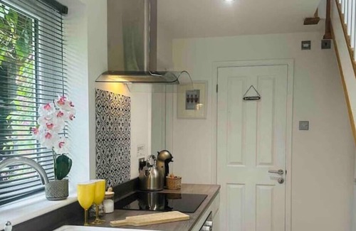 St Albans Apartamento | Contemporary Loft Annexe in spacious grounds next to golf club.