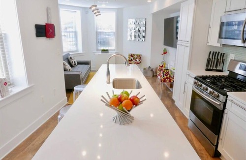 Le Droit Park Apartamento | Contemporáneo Mid Century Apt en el corazón de Shaw!