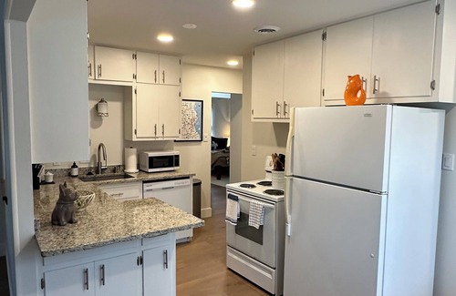 West Allis Casa | Contemporary Milwaukee 2BR Home with All Comforts and Prime Location