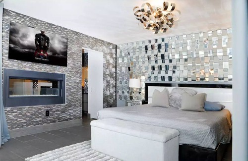 Bushnell Basin Casa | Contemporary/Modern 3 bedroom Family Custom home