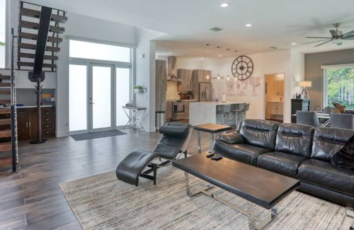 Riverside Heights Casa | Contemporary Modern Luxury Tampa Home With Rooftop Terrace