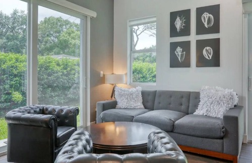 Riverside Heights Casa | Contemporary Modern Luxury Tampa Home With Rooftop Terrace