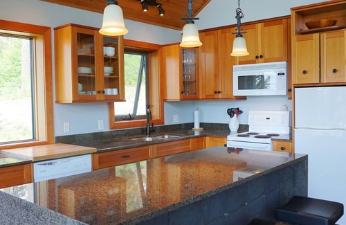 Otter Point Cabaña | Casa de lujo frente al mar con playas privadas, senderos y jardines