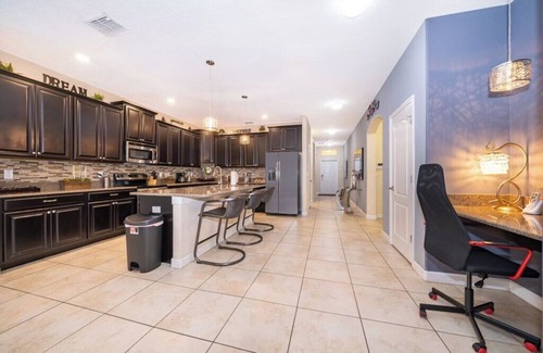 Lindfields Casa | Contemporary resort home with private pool, spa and games room