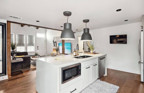 Gentilly Terrace Apartamento | Contemporary Retreat in Historic Gentilly – Stylish, Smart & Centrally Located
