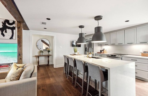 Gentilly Terrace Apartamento | Contemporary Retreat in Historic Gentilly – Stylish, Smart & Centrally Located