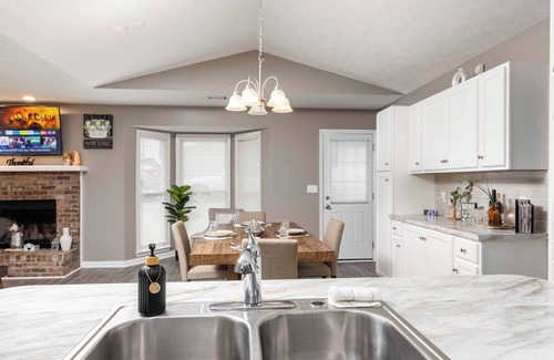 Columbus Casa | Contemporary Rustic Luxe Retreat - Near FT Moore