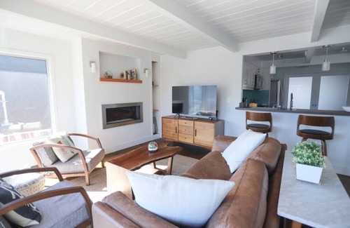Seabright Casa | Contemporary Seabright Beach House