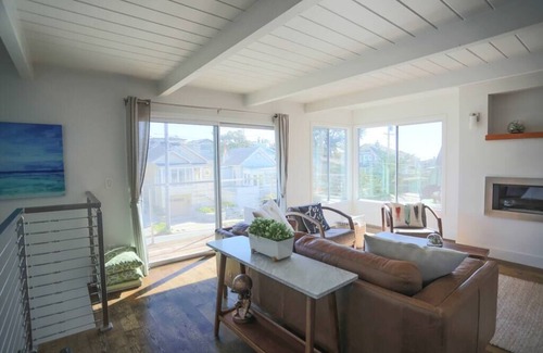 Seabright Casa | Contemporary Seabright Beach House