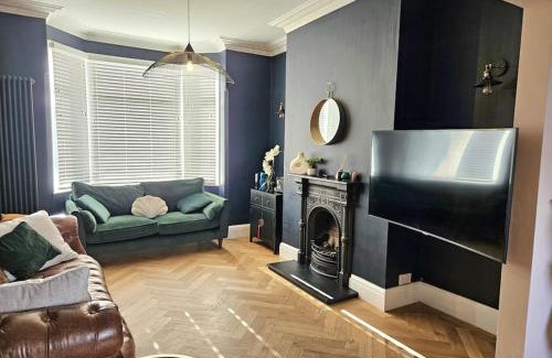 Wyken Casa | Contemporary Spacious 3BR House close to City Centre