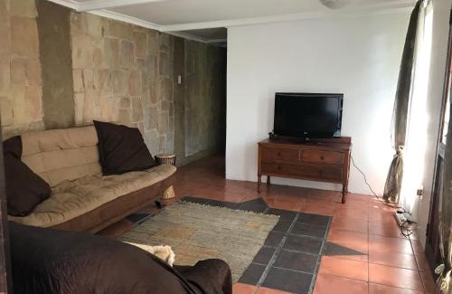 Ekurhuleni Apartamento | Contemporary Stay at Giraffe Cottage