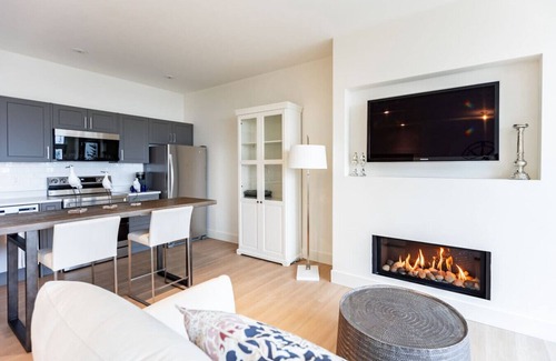 Regional District of Nanaimo Casa | Contemporary Studio with Panoramic Ocean Views