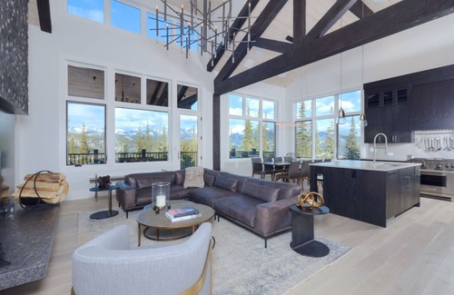 Spanish Peaks Casa | Summer Availability! Contemporary townhome in Spanish Peaks with Hot Tub, Pool Table & Game Room