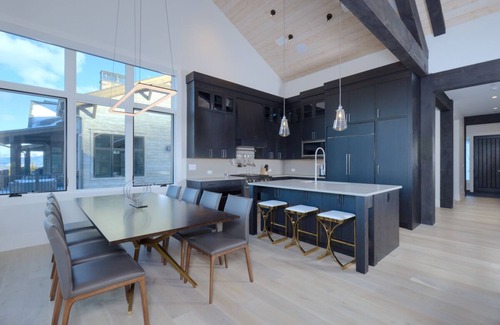 Spanish Peaks Casa | Summer Availability! Contemporary townhome in Spanish Peaks with Hot Tub, Pool Table & Game Room