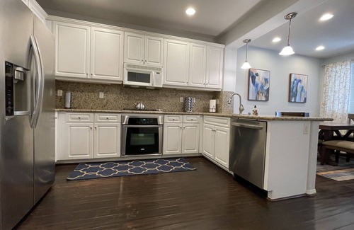 Carmel Valley Casa | Contemporary Townhome in Carmel Valley