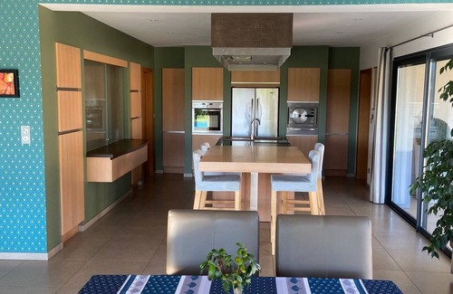 Pezenas Villa | Villa contemporánea de alta gama: piscina climatizada, jacuzzi y vistas impresionantes.