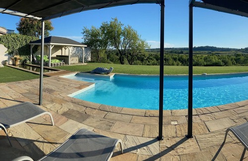 Pezenas Villa | Villa contemporánea de alta gama: piscina climatizada, jacuzzi y vistas impresionantes.