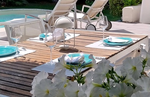 Montfavet Villa | Villa contemporánea de unos 220m2 con piscina