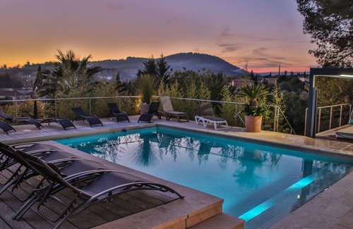 Le Beausset Villa | VILLA CONTEMPORÁNEA CON HERMOSOS SERVICIOS
