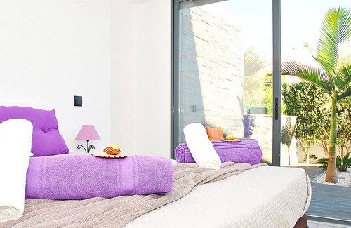 Urbanizacao dos Calicos Villa | CONTEMPORARY VILLA W/ PRIVATE HEATABLE POOL, BBQ AND WI-FI,ONLY 5 MIN FROM BEACH