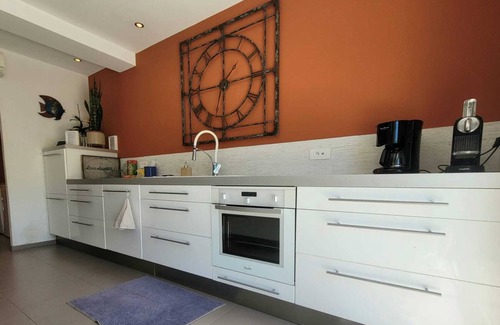 Pegomas Villa | Villa contemporánea con piscina moderna.