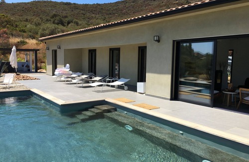 Vico Villa | VILLA CONTEMPORÁNEA CON PISCINA Y VISTA EXCEPCIONAL A 300 M A PIE DEL MAR