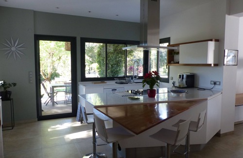 Assas Casa | Villa contemporánea con piscina en un parque arbolado cerca de Montpellier