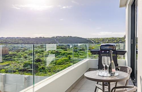Bloubergstrand Apartamento | Contemporary Zen Studio, Bloubergstrand