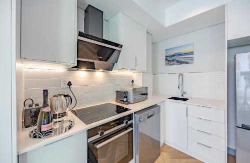 Bloubergstrand Apartamento | Contemporary Zen Studio, Bloubergstrand