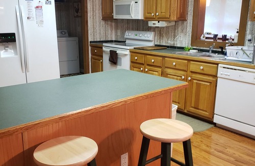Kelleys Island Cabaña | Conti's Cottage-Lake Views