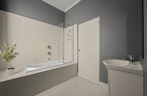 Collingwood Hotel | Continuum Short Stays