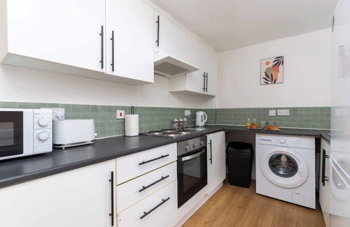 Redcar Casa | Contractor Base | 4 Beds | Redcar | Free Parking