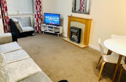 Castle Donington Casa | Contractor Ready 4 Bed by EMA Ensuite Parking