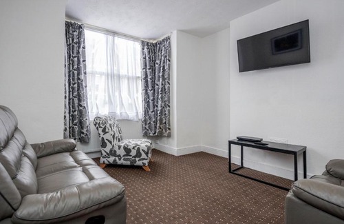 Bedford Apartamento | Contractors -4 bedroom house near public transport