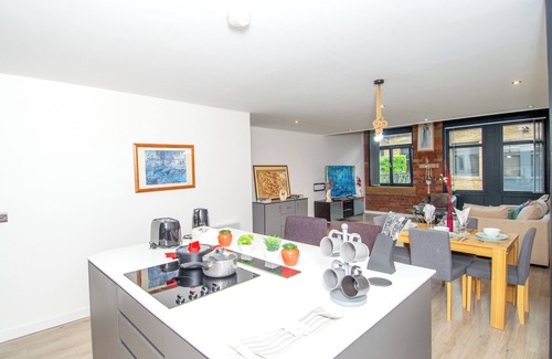 Bradford Apartamento | Contractors and Family-Friendly Apartment| Fast Wi-Fi and Free Parking