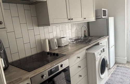 Thorpe Satchville Casa | Contractors, business travellers, or families needing short or long-term stays