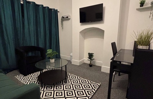 Thorpe Satchville Casa | Contractors, business travellers, or families needing short or long-term stays