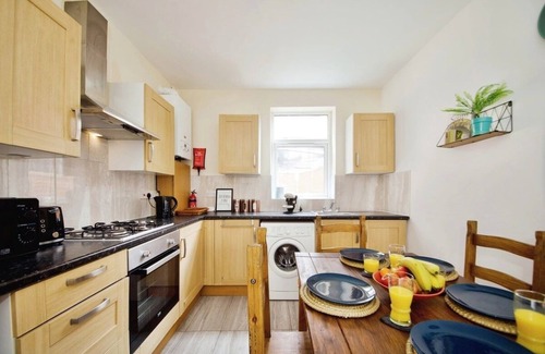 Harringay Casa | Contractors Family Spacious Stunning Garden House