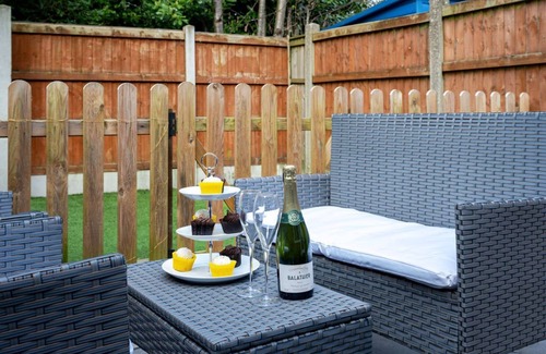 Cradley Casa | Contractors | Family home 𝙁𝙍𝙀𝙀 Netflix,𝙁𝙖𝙨𝙩 WiFi, near Dudley/Birmingham