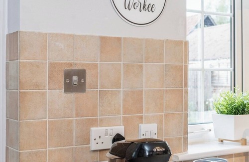 Ascot Casa | Contractors/Leisure-4 Bed House -Sleeps 8