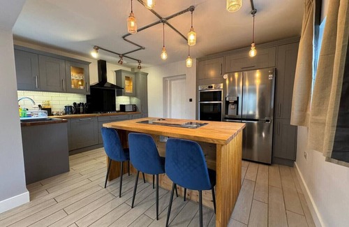 Swindon Casa | Contractors Long Stay Discounts Free Parking