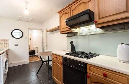 Swindon Casa | Contractors*Long Stay Discounts*Parking