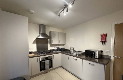 Bletchley Casa | Contractors | Relocators | Free Parking | MK