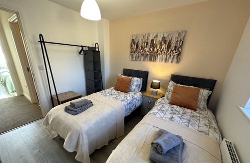 Bletchley Casa | Contractors | Relocators | Free Parking | MK