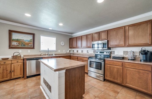 Live Oak Casa | Contractors, Spacious, JBSA- Randolph, Ft. Sam, Pearl, Riverwalk