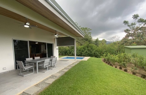 Ciudad Cortés Casa | Convenient to Amenities, pool, high speed internet