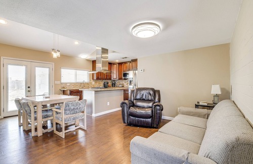 Holiday Shores Casa | Convenience By the River: Bullhead City Townhome!
