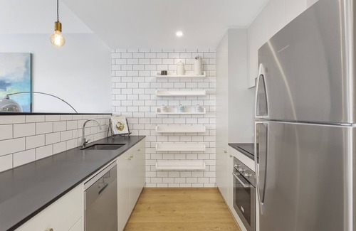 Kingston Apartamento | Convenience, comfort, luxury - wonderful waterfront apartment!